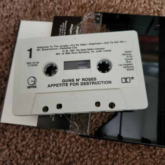 Guns N Roses Cassettes - Picture 4 of 7